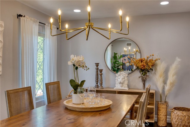 Detail Gallery Image 9 of 39 For 3025 Hollywell Pl, Glendale,  CA 91206 - 3 Beds | 2/1 Baths