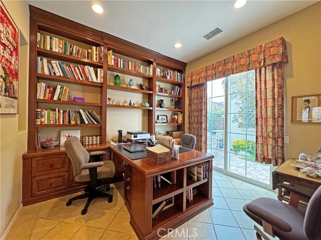 Detail Gallery Image 16 of 55 For 23754 Walnut Creek Ct, Valencia,  CA 91354 - 3 Beds | 3/1 Baths