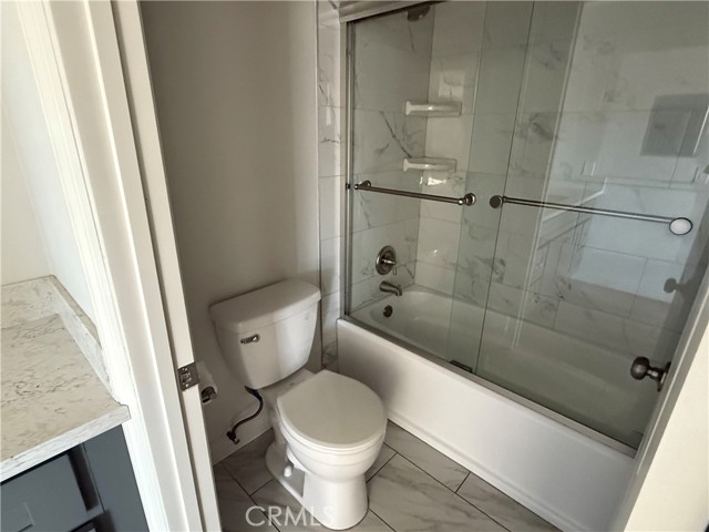 Detail Gallery Image 5 of 15 For 400 N Hobart Bld #304,  Los Angeles,  CA 90004 - 2 Beds | 1 Baths