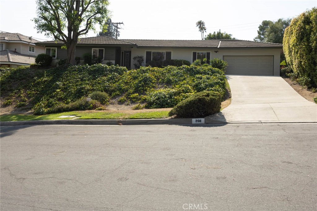 2011 Elkins Place