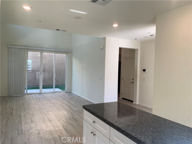 Detail Gallery Image 4 of 27 For 7135 Montecito Ln, Corona,  CA 92880 - 4 Beds | 3/1 Baths