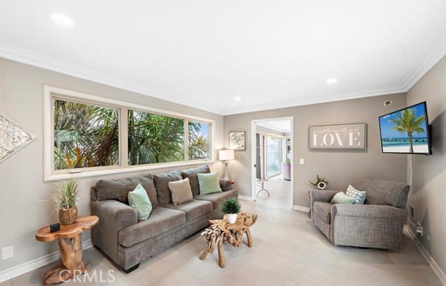 Detail Gallery Image 22 of 27 For 31736 Seacliff Dr, Laguna Beach,  CA 92651 - 4 Beds | 3/1 Baths