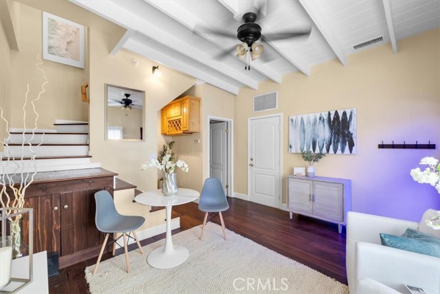 226 44th St, Manhattan Beach, California 90266, 1 Bedroom Bedrooms, ,Residential,Sold,44th St,SB22107069