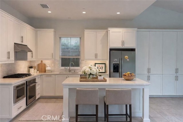 Detail Gallery Image 5 of 25 For 112 San Benito, Irvine,  CA 92618 - 3 Beds | 2/1 Baths