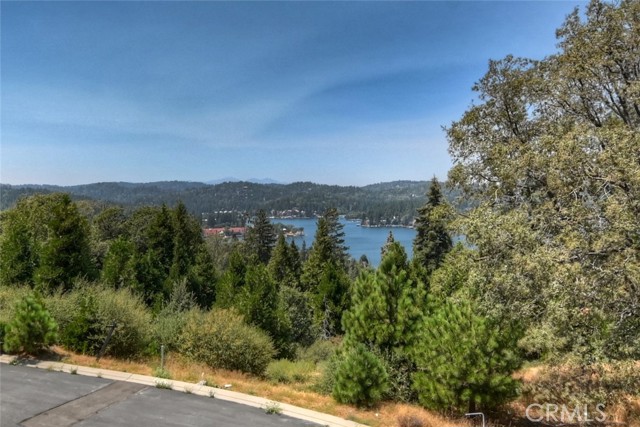 Detail Gallery Image 10 of 57 For 176 Mill Pond, Lake Arrowhead,  CA 92352 - 3 Beds | 2/1 Baths