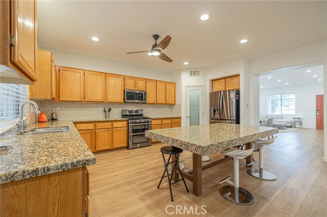 38343 Bonino Drive, Palmdale CA: https://media.crmls.org/medias/5b33eb98-0c55-4c04-a8ea-80230b4708a6.jpg
