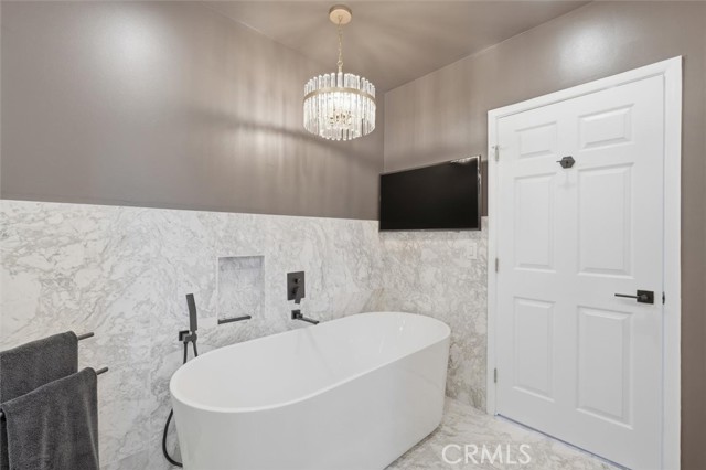 Primary custom tub
