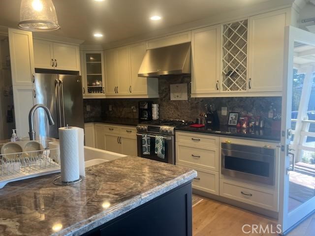 Detail Gallery Image 6 of 15 For 341 Emmons Rd, Cambria,  CA 93428 - 3 Beds | 2 Baths