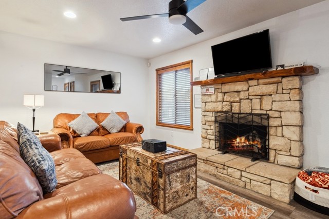 Detail Gallery Image 8 of 22 For 800 Club View Dr, Big Bear Lake,  CA 92315 - 3 Beds | 2 Baths