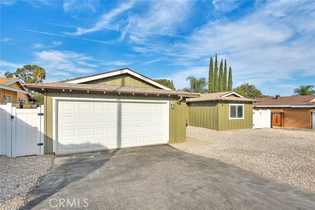 Detail Gallery Image 3 of 69 For 15048 Franquette St, Lake Elsinore,  CA 92530 - 4 Beds | 2 Baths