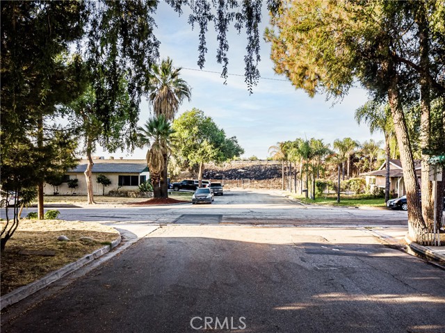 2983 N Alameda Avenue, San Bernardino CA: https://media.crmls.org/medias/5b35f159-57b2-42f5-894a-0913c696e7a6.jpg
