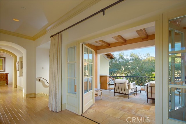 5 Pelican Vista Drive, Newport Coast CA: https://media.crmls.org/medias/5b363abd-aff4-4051-a340-bc36fdcc7540.jpg