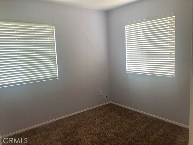 16748 Broadmoor Way, Fontana CA: https://media.crmls.org/medias/5b36bafc-8ac4-4aee-8d62-33b41d350eec.jpg
