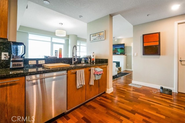 3141 Michelson Drive, Irvine CA: https://media.crmls.org/medias/5b3703ab-15a3-4fed-a059-865a8e841067.jpg