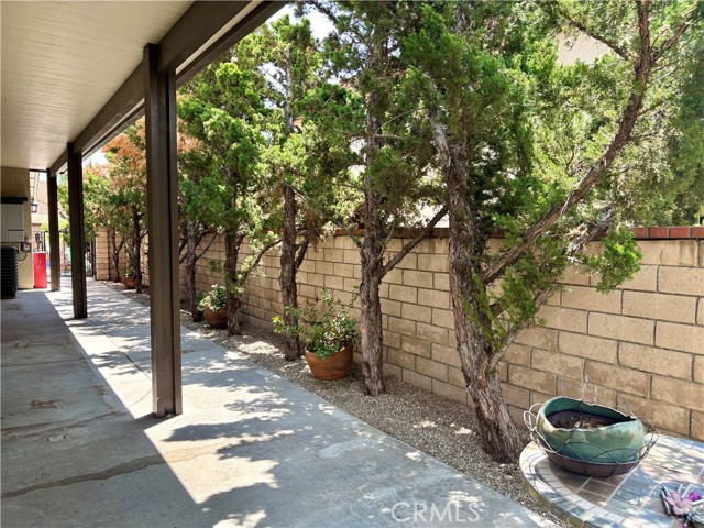 7440 Apple Blossom Court, Highland CA: https://media.crmls.org/medias/5b3750f3-0df0-43ac-9210-ef72c0c168fa.jpg