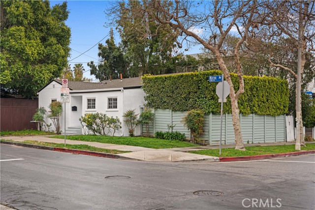 7116 Waring Avenue, Los Angeles CA: https://media.crmls.org/medias/5b375887-739b-439e-94ba-5c670dff8b59.jpg