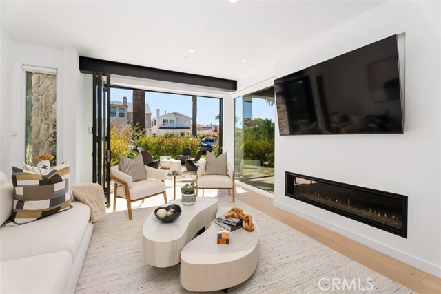 Detail Gallery Image 7 of 30 For 619 Marguerite Ave, Corona Del Mar,  CA 92625 - 3 Beds | 3/1 Baths