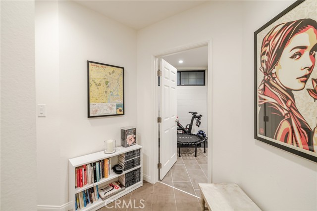 Detail Gallery Image 32 of 36 For 240 S Broadway #2,  Redondo Beach,  CA 90277 - 3 Beds | 2/1 Baths