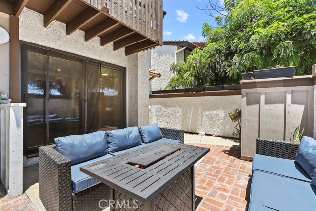 Detail Gallery Image 2 of 23 For 21535 Erwin St #131,  Woodland Hills,  CA 91367 - 2 Beds | 2 Baths