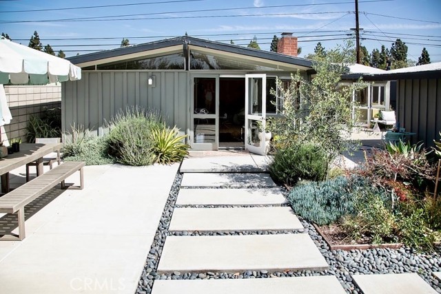 Detail Gallery Image 2 of 45 For 3168 Stevely Ave, Long Beach,  CA 90808 - 2 Beds | 2 Baths