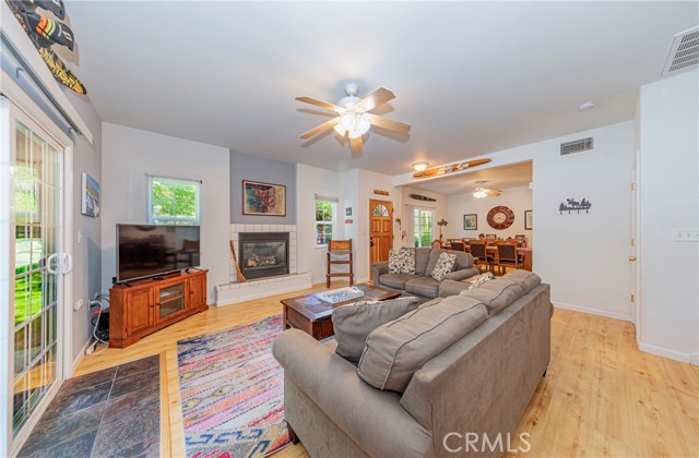 Detail Gallery Image 8 of 55 For 40333 Road 222 #102,  Bass Lake,  CA 93604 - 4 Beds | 2/1 Baths