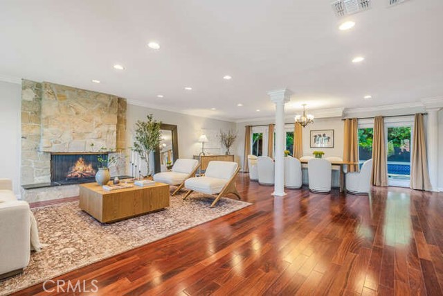 Detail Gallery Image 3 of 30 For 3325 Alginet, Encino,  CA 91436 - 6 Beds | 4/1 Baths