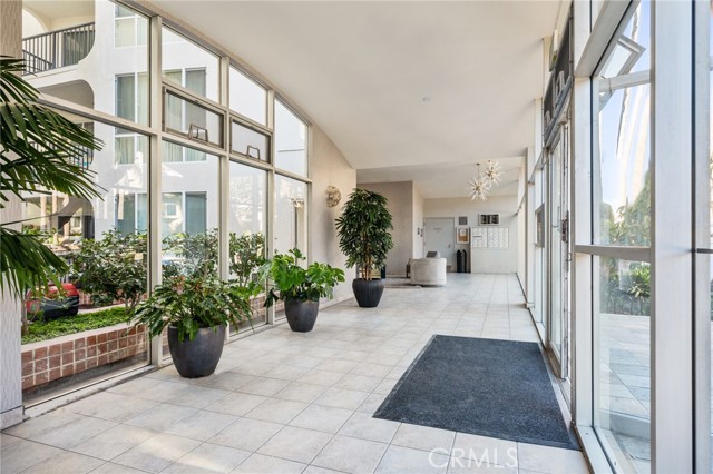 565 Esplanade, Redondo Beach, California 90277, 1 Bedroom Bedrooms, ,Residential,Sold,Esplanade,SB21248131