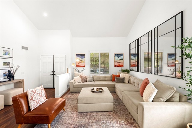 32211 Camino Nunez, Temecula CA: https://media.crmls.org/medias/5b3d883d-7b29-451e-b364-eadf2ebaa84b.jpg