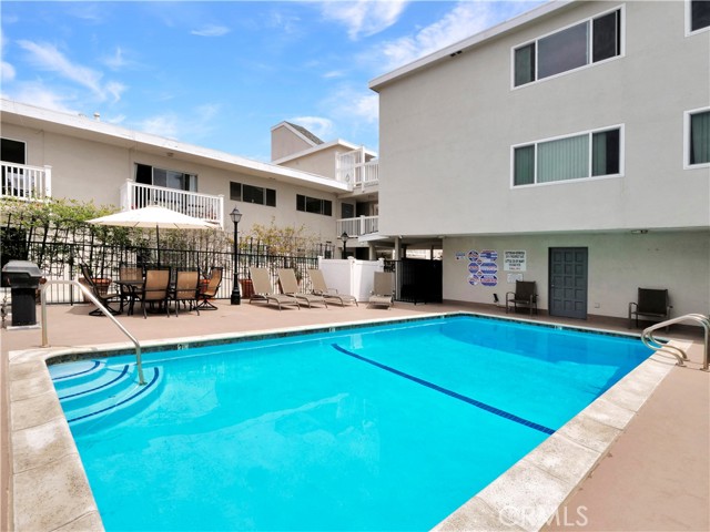 2411 Prospect Avenue, Hermosa Beach, California 90254, 1 Bedroom Bedrooms, ,1 BathroomBathrooms,Residential,Sold,Prospect,PV22093265