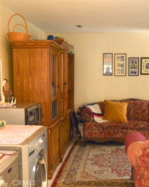 Detail Gallery Image 17 of 29 For 2803 Frankel, Lakewood,  CA 90712 - 4 Beds | 2 Baths