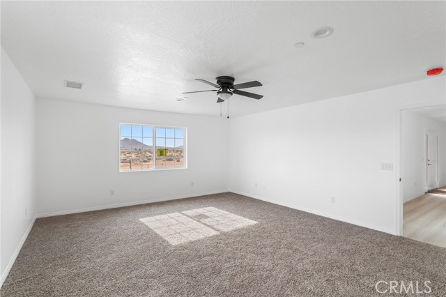 16925 Nanticoke Road, Apple Valley CA: https://media.crmls.org/medias/5b3f27d6-93bd-4a56-96d1-b1ec294f01d9.jpg