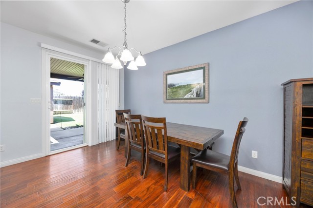 Detail Gallery Image 16 of 30 For 6202 Ocean Jasper Dr, Bakersfield,  CA 93313 - 5 Beds | 4 Baths