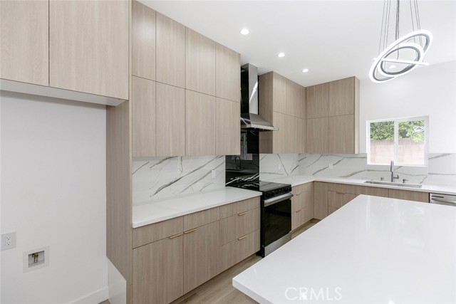 15009 Wyandotte Street, Van Nuys CA: https://media.crmls.org/medias/5b3f3c25-1ab3-4acc-b057-4d40c8f95cd9.jpg