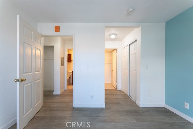 327 Chestnut Avenue, Long Beach CA: https://media.crmls.org/medias/5b3f84be-f86a-4a8f-b416-a164933d9798.jpg