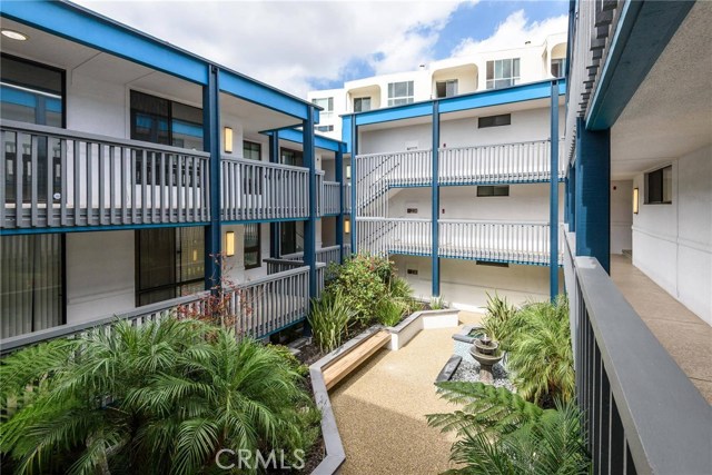 575 Esplanade, Redondo Beach, California 90277, 2 Bedrooms Bedrooms, ,1 BathroomBathrooms,Residential,Sold,Esplanade,SB17215162