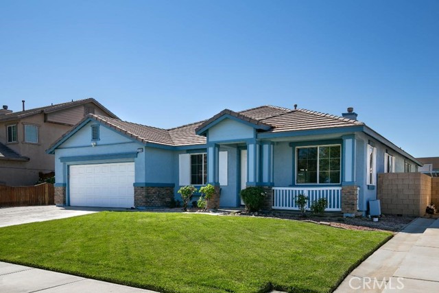 Detail Gallery Image 2 of 20 For 3756 Saddleback Dr, Palmdale,  CA 93550 - 4 Beds | 2 Baths