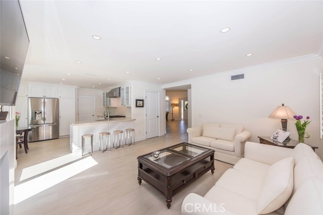 Detail Gallery Image 5 of 53 For 11 Wickland, Irvine,  CA 92620 - 4 Beds | 3 Baths