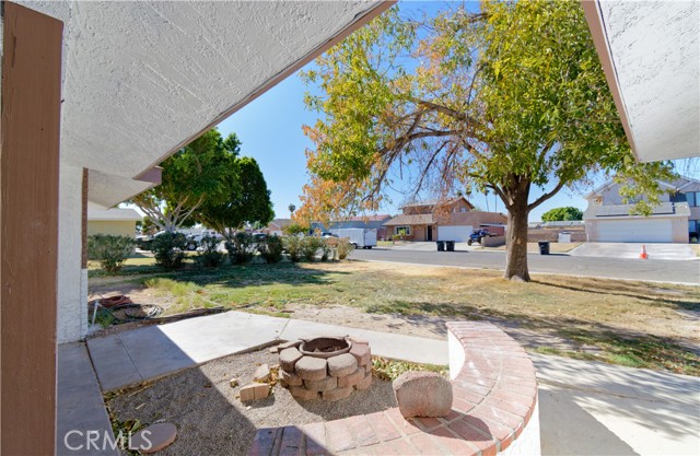 Detail Gallery Image 3 of 22 For 396 N Earle St, Blythe,  CA 92225 - 3 Beds | 2 Baths