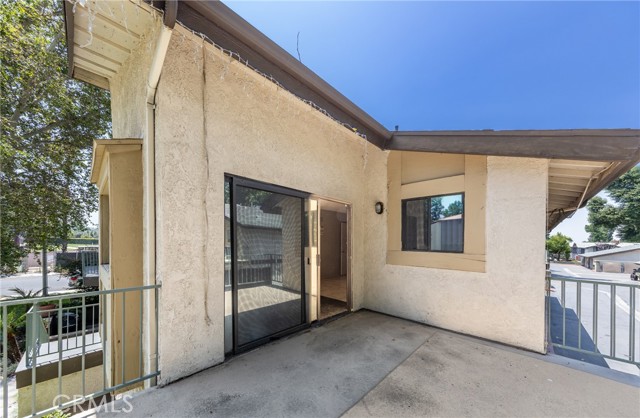 1169 E Cornell Avenue, Redlands CA: https://media.crmls.org/medias/5b420f32-1cee-475a-b7f4-2be7a214de18.jpg