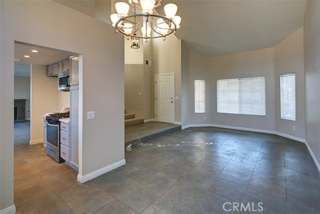 Detail Gallery Image 7 of 24 For 13162 Glandt Ct, Corona,  CA 92883 - 3 Beds | 2/1 Baths