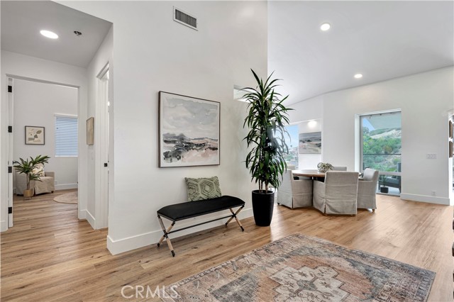 Detail Gallery Image 9 of 68 For 553 Temple Hills Dr, Laguna Beach,  CA 92651 - 5 Beds | 4/1 Baths