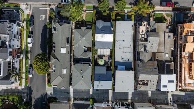 604 Begonia Avenue, Corona del Mar CA: https://media.crmls.org/medias/5b42ecc0-9b35-4417-8f99-fe17b6366254.jpg