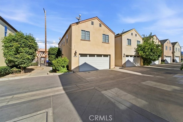 Detail Gallery Image 31 of 33 For 15150 Rayen St, North Hills,  CA 91343 - 3 Beds | 3 Baths