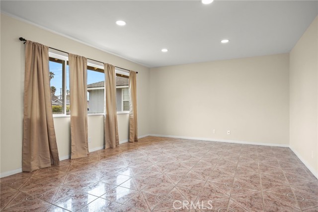Detail Gallery Image 6 of 28 For 4905 S J St, Oxnard,  CA 93033 - 4 Beds | 2 Baths