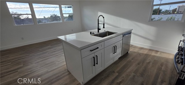 Detail Gallery Image 4 of 23 For 4705 Lakewood #2,  Lakewood,  CA 90712 - 3 Beds | 2 Baths