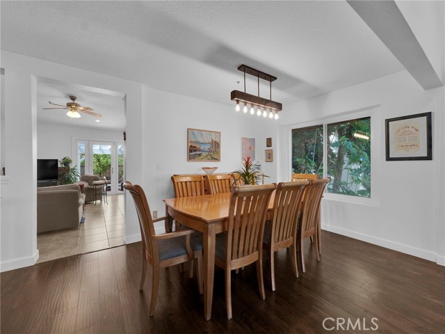 Detail Gallery Image 23 of 43 For 24527 Indian Hill Ln, West Hills,  CA 91307 - 5 Beds | 3 Baths