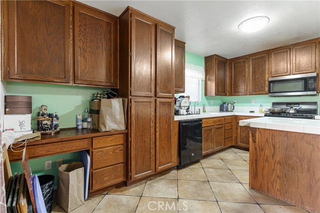 Detail Gallery Image 6 of 30 For 260 Mahogany, San Jacinto,  CA 92582 - 4 Beds | 2/1 Baths