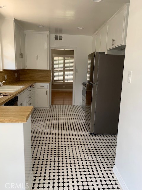 Detail Gallery Image 3 of 4 For 1160 N Richman Ave, Fullerton,  CA 92835 - 3 Beds | 2 Baths