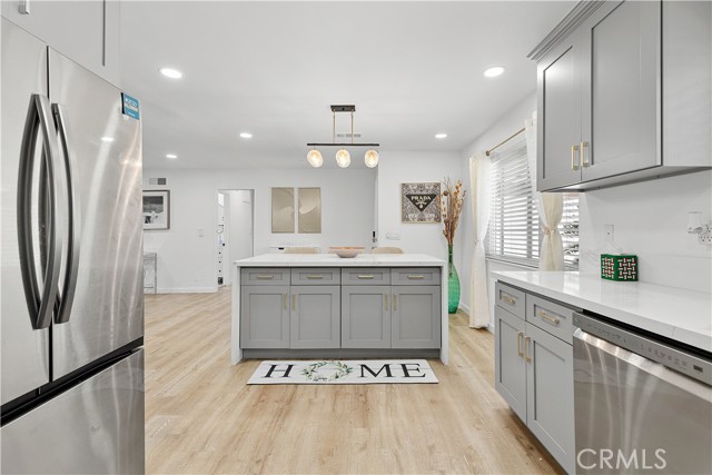 Detail Gallery Image 10 of 28 For 6002 Calvin Cir, Huntington Beach,  CA 92647 - 3 Beds | 2 Baths