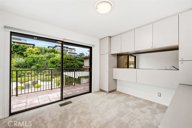 953 Via Del Monte, Palos Verdes Estates CA: https://media.crmls.org/medias/5b45e25b-8dba-48bc-b20e-2a5f5380e66e.jpg